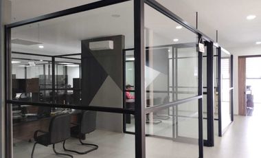 VENTA EDIFICIO DE OFICINAS, ALMACEN, ZONA CUAUTLANCINGO!!