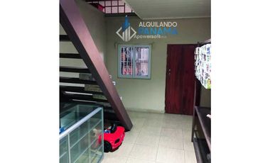 Se vende o se alquila casa con grandes espacios, hermosa y céntrica