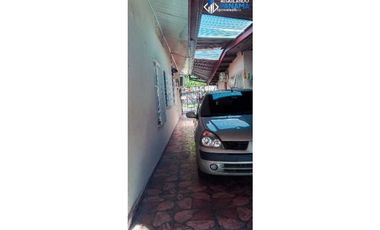 Se vende o se alquila casa con grandes espacios, hermosa y céntrica