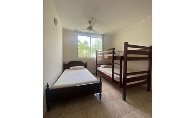 CASA DE VENTA EN CONJUNTO HABITACIONAL TONSUPA AN