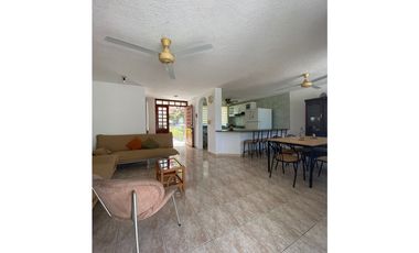 CASA DE VENTA EN CONJUNTO HABITACIONAL TONSUPA AN