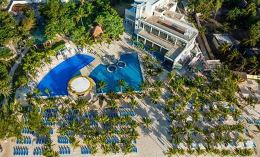 Residences by The Fives en Playa del Carmen, Departamentos Premium frente al Mar