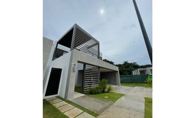 EXPLORA CASAS UNIFAMILIARES