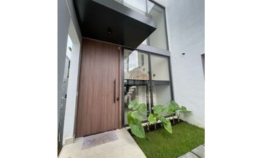 EXPLORA CASAS UNIFAMILIARES