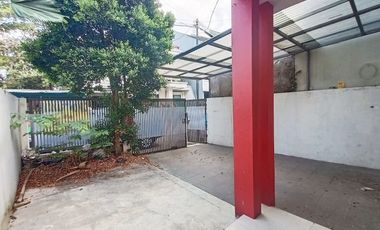 Di Sewakan Rumah 3 Kamar Cocok Untuk Kantor Jl. Suryalaya Bandung
