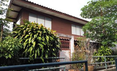 4 Bedroom House for sale in Bang Lamphu Lang, Bangkok