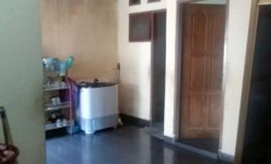 di jual cepat rumah second kondisi terawat di jl cemara gading soekarno hatta