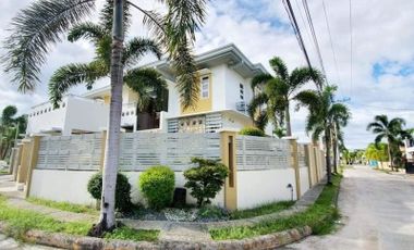 Corner Lot House with 5 Bedroom for SALE in Angeles City Very Near to SM Clark