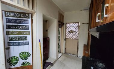 Rumah Klasik Akses Jalan 2 Mobil di Tebet Utara