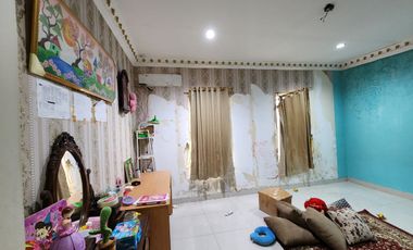 Rumah Klasik Akses Jalan 2 Mobil di Tebet Utara