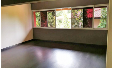 Local comercial en Av. Samule Lewis  (ID 11968)