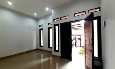 JUAL Rumah Cipete minimalis strategis 2Lantai sudah SHM 2,8 Milyar