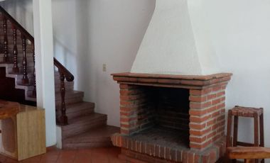 EN VENTA CASA EN CLUB DE GOLF TEQUISQUIAPAN