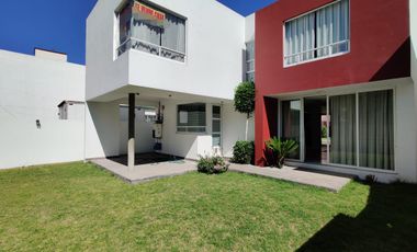 VENTA DE CASA EN HACIENDA DEL BOSQUE SANTIAGUITO METEPEC