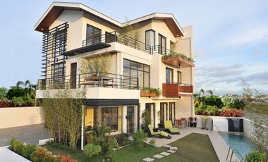 3 Bedrooms House for sake in Mahaogany Place, Taguig City