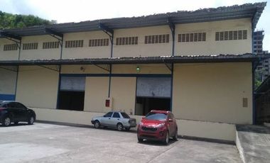 Amplia galera ubicada en El Crisol (ID 12071)