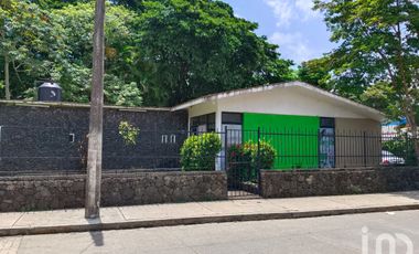 Casa en venta en calle Gutiérrez Zamora de San Andrés Tuxtla, Veracruz.