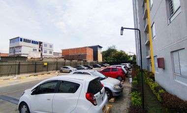 apartamento en arriendo en los guayacanes. Cod A111562