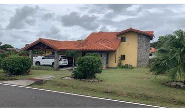 VENTA CASA ALTO BOQUETE