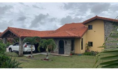 VENTA CASA ALTO BOQUETE