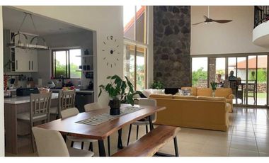 VENTA CASA ALTO BOQUETE