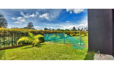 Vendo Moderna casa de 2 pisos, unidad cerrada, Llanogrande