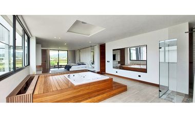 Vendo Moderna casa de 2 pisos, unidad cerrada, Llanogrande