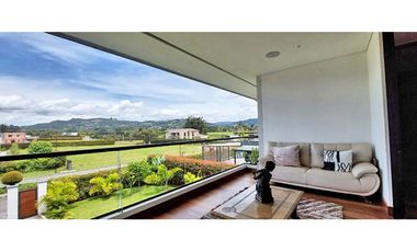 Vendo Moderna casa de 2 pisos, unidad cerrada, Llanogrande