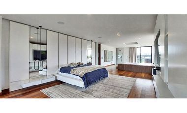 Vendo Moderna casa de 2 pisos, unidad cerrada, Llanogrande