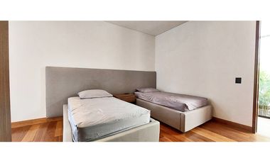 Vendo Moderna casa de 2 pisos, unidad cerrada, Llanogrande