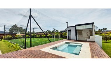 Vendo Moderna casa de 2 pisos, unidad cerrada, Llanogrande