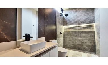 Vendo Moderna casa de 2 pisos, unidad cerrada, Llanogrande