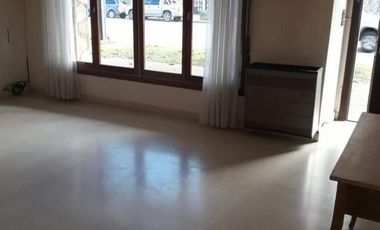 SE VENDE CASA 3 AMBIENTES ZONA PLAYA