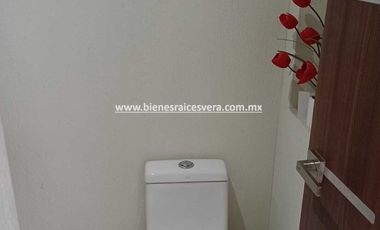 CASA EN VENTA EN SAN JUAN DEL RIO EN LOMAS DE SAN JUAN MIRNA