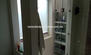 CASA EN VENTA EN SAN JUAN DEL RIO EN LOMAS DE SAN JUAN MIRNA