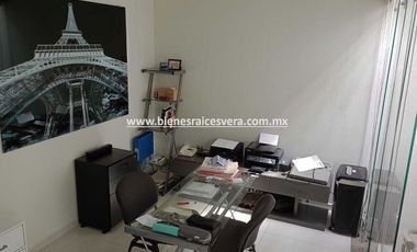 CASA EN VENTA EN SAN JUAN DEL RIO EN LOMAS DE SAN JUAN MIRNA