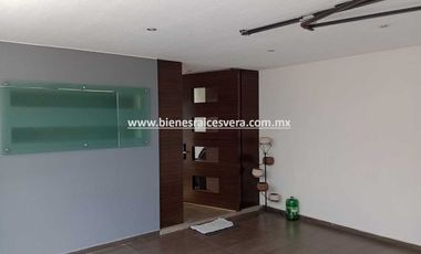 CASA EN VENTA EN SAN JUAN DEL RIO EN LOMAS DE SAN JUAN MIRNA