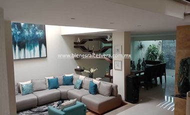 CASA EN VENTA EN SAN JUAN DEL RIO EN LOMAS DE SAN JUAN MIRNA