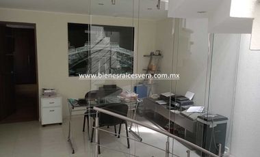 CASA EN VENTA EN SAN JUAN DEL RIO EN LOMAS DE SAN JUAN MIRNA