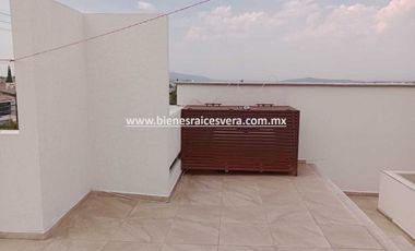 CASA EN VENTA EN SAN JUAN DEL RIO EN LOMAS DE SAN JUAN MIRNA