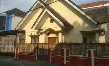 DISEWAKAN RUMAH HOOK FREE FURNISHED DI JALAN PALAGAN