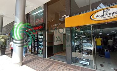 oficina en arriendo en cabecera del llano. Cod A15531