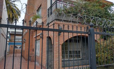 Impecable complejo privado de 3 casas. Venta en block o por separado