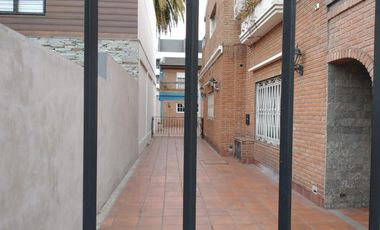Impecable complejo privado de 3 casas. Venta en block o por separado