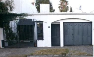Casa en venta - 2 Dormitorios 1 Baño 2 Cocheras - 277Mts2 - Quilmes