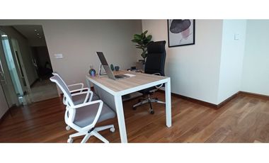 SE ALQUILA OFICINA EN CALLE 50, SERVICIOS INCLUIDOS!!
