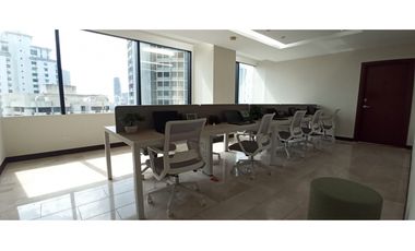 SE ALQUILA OFICINA EN CALLE 50, SERVICIOS INCLUIDOS!!