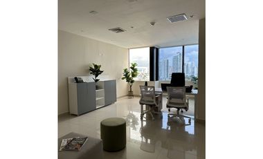 SE ALQUILA OFICINA EN CALLE 50, SERVICIOS INCLUIDOS!!