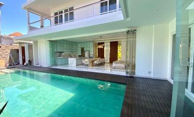 Villa Baru style Modern dekat Pantai Double Six Seminyak