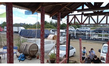 Hermosa Parcela con Casa - Restaurant con ubicación privilegiada.